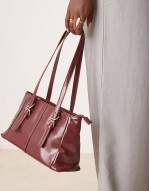 shoulder tote bag in burgundy patent