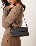 Comfortable small shoulder bag in black