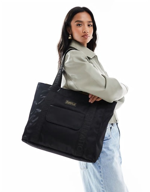 Qualify tote bag in black