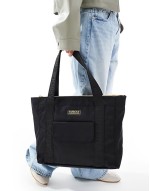 Qualify tote bag in black